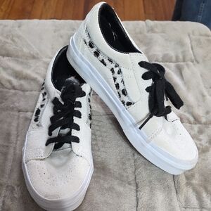 Vans Womens Sneakers Cream Suede Animal Print (Cow Hair?) Design Laces Sz 6 EUC